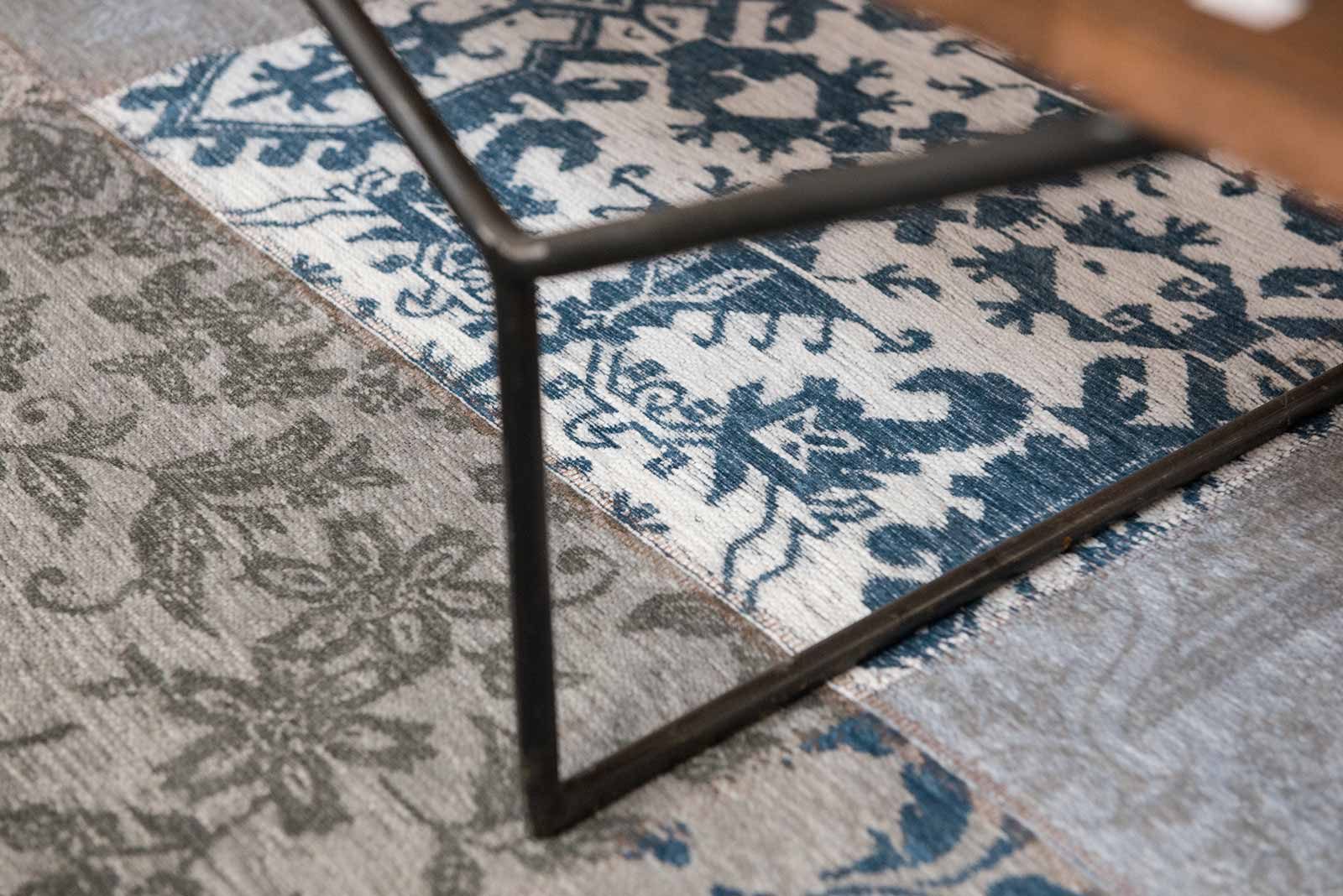 vloerkleed Louis De Poortere CA 8981 Vintage Bruges Blue zoom 1
